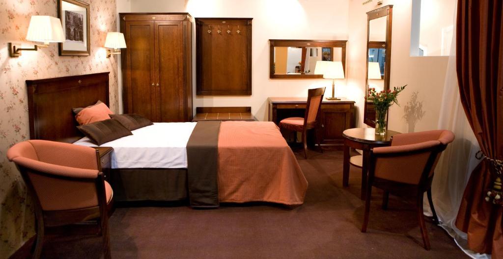 Hotel Kasyno Jarocin Zimmer foto