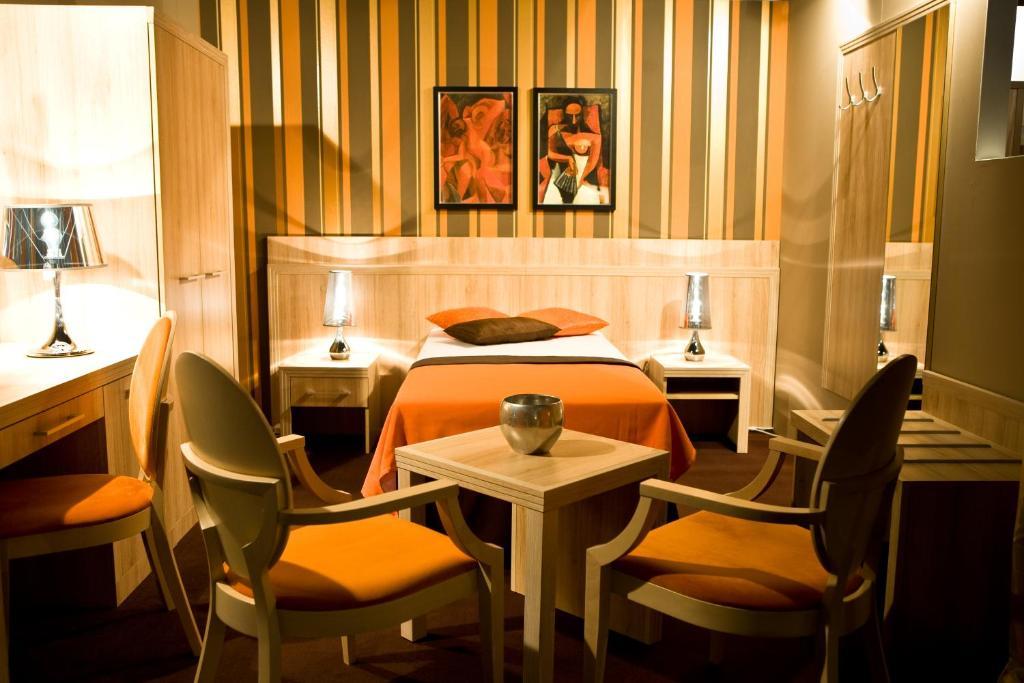 Hotel Kasyno Jarocin Zimmer foto